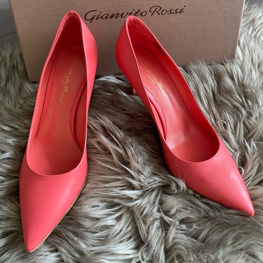 Authentic Gianvito Rossi Pumps.